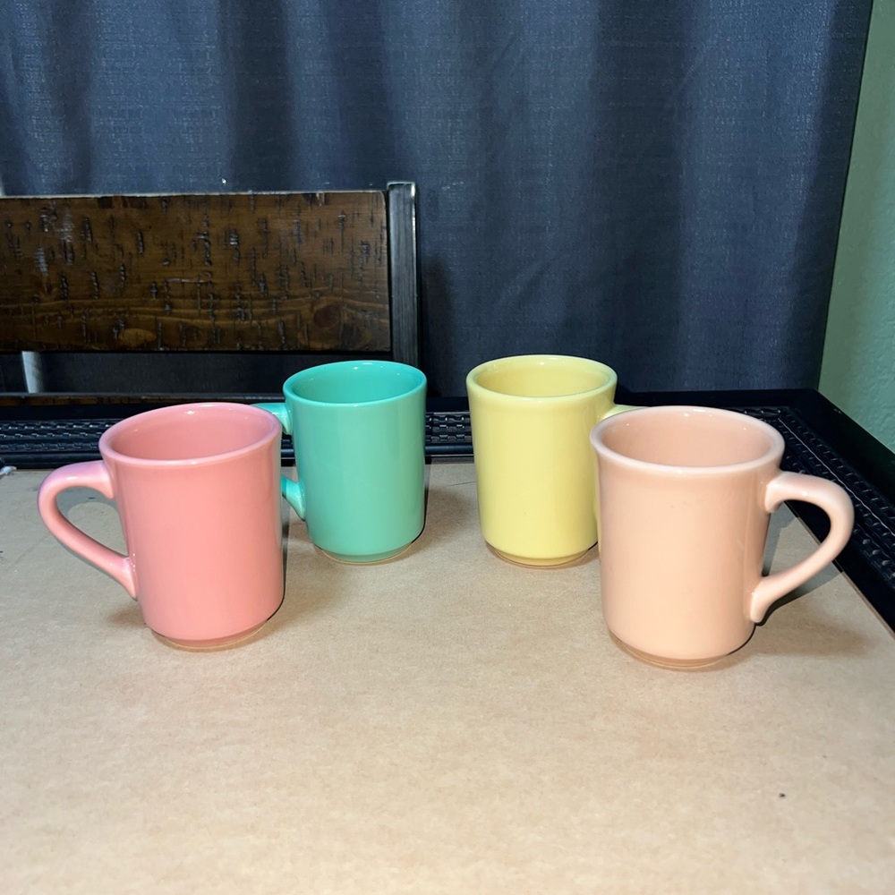 Vintage Rare Set of 4 Homer Laughlin Company Vintage 1970s Mugs Cups